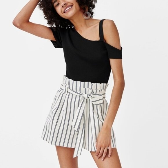 Zara TRF Pleated Belted High Waist Paper Bag Shorts White Striped Size XS New - Picture 2 of 7